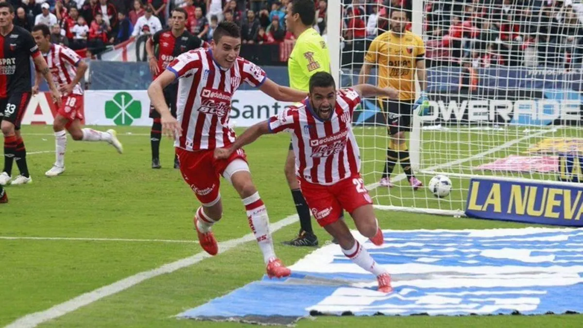 Brítez celebra su gol en el Brigadier López. El 3 a 0 del año 2016 es la diferencia más abultada en condición de visitante para el Tate