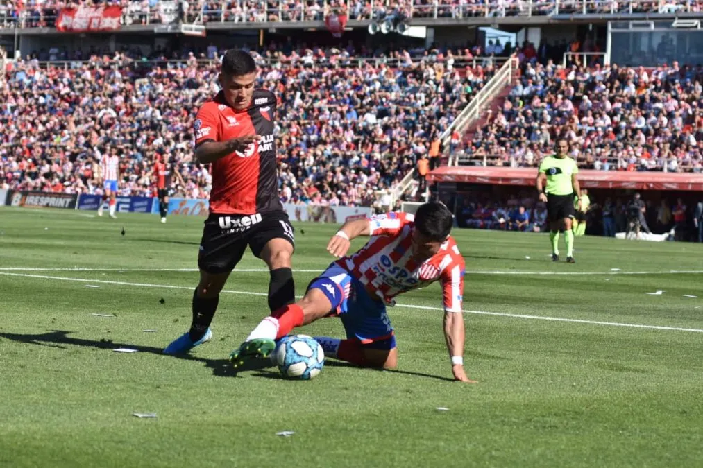 Bajo la órbita de AFA, Colón y Unión ya han disputado 92 encuentros oficiales desde 1948. Este año, por primera vez no se enfrentaron estando ambos en la misma categoría.