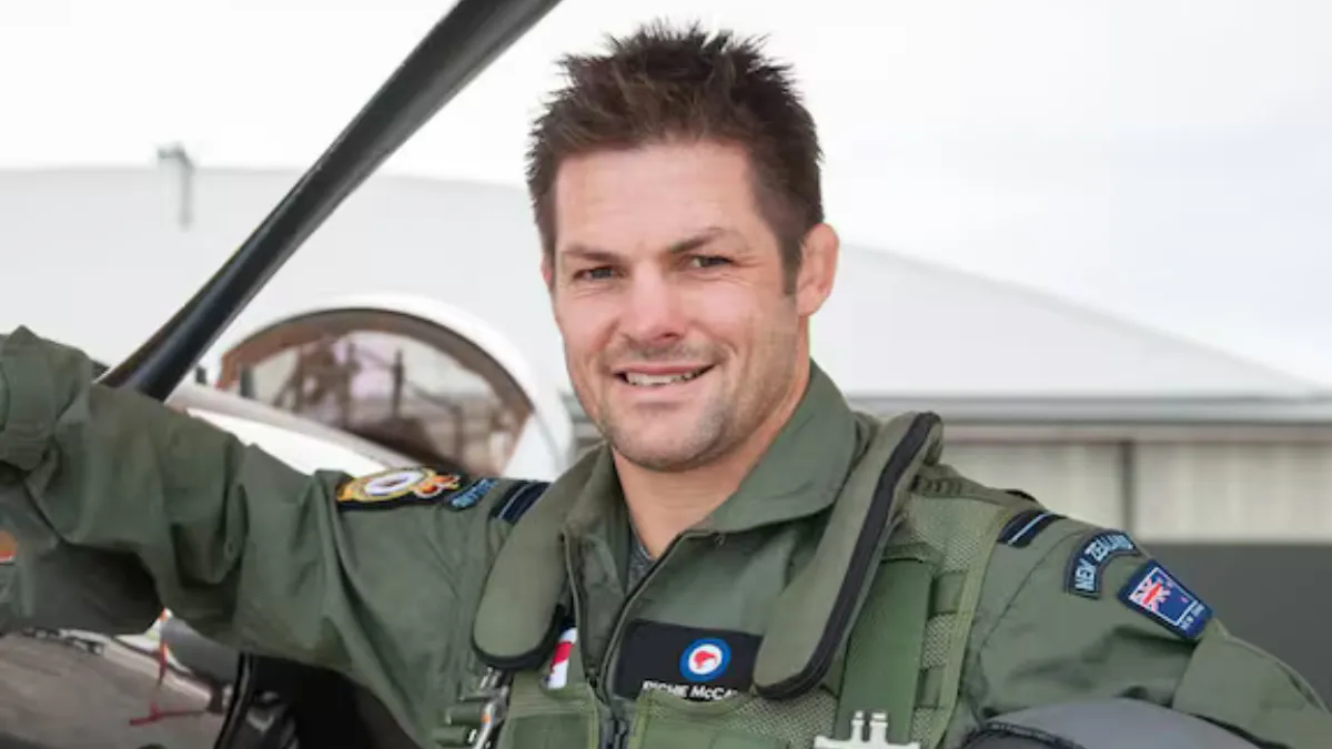 Richie McCaw obtuvo la licencia de piloto comercial de helicópteros.