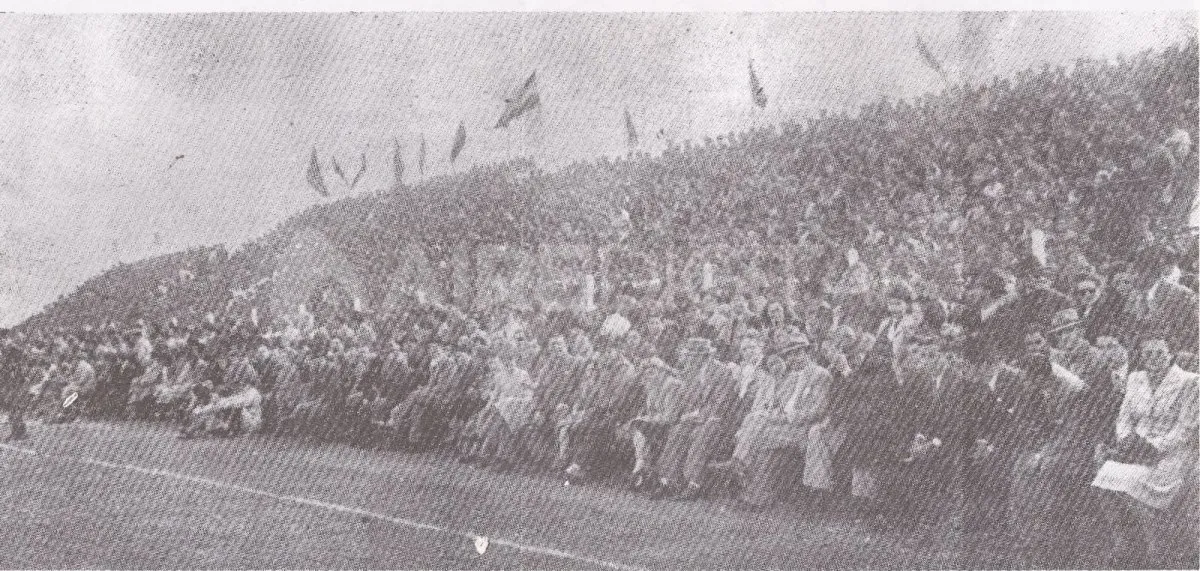 Marco imponente en el Estadio de Barrio Centenario. Se llamó Eva Perón hasta el año 1956, donde el nombre fue reemplazado por el de Brigadier Estanislao López.