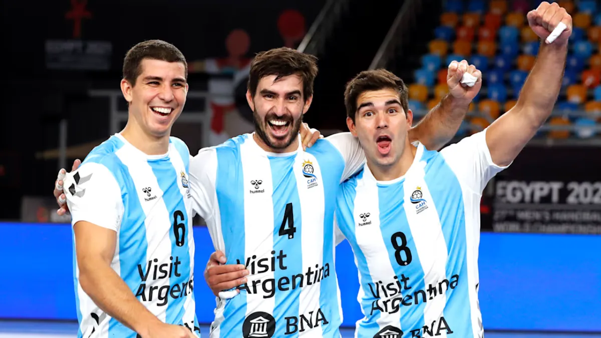 Diego, Pablo y Sebastián Simonet comparten la pasión por el handball y forman parte de una familia que dejó una huella en el deporte argentino.