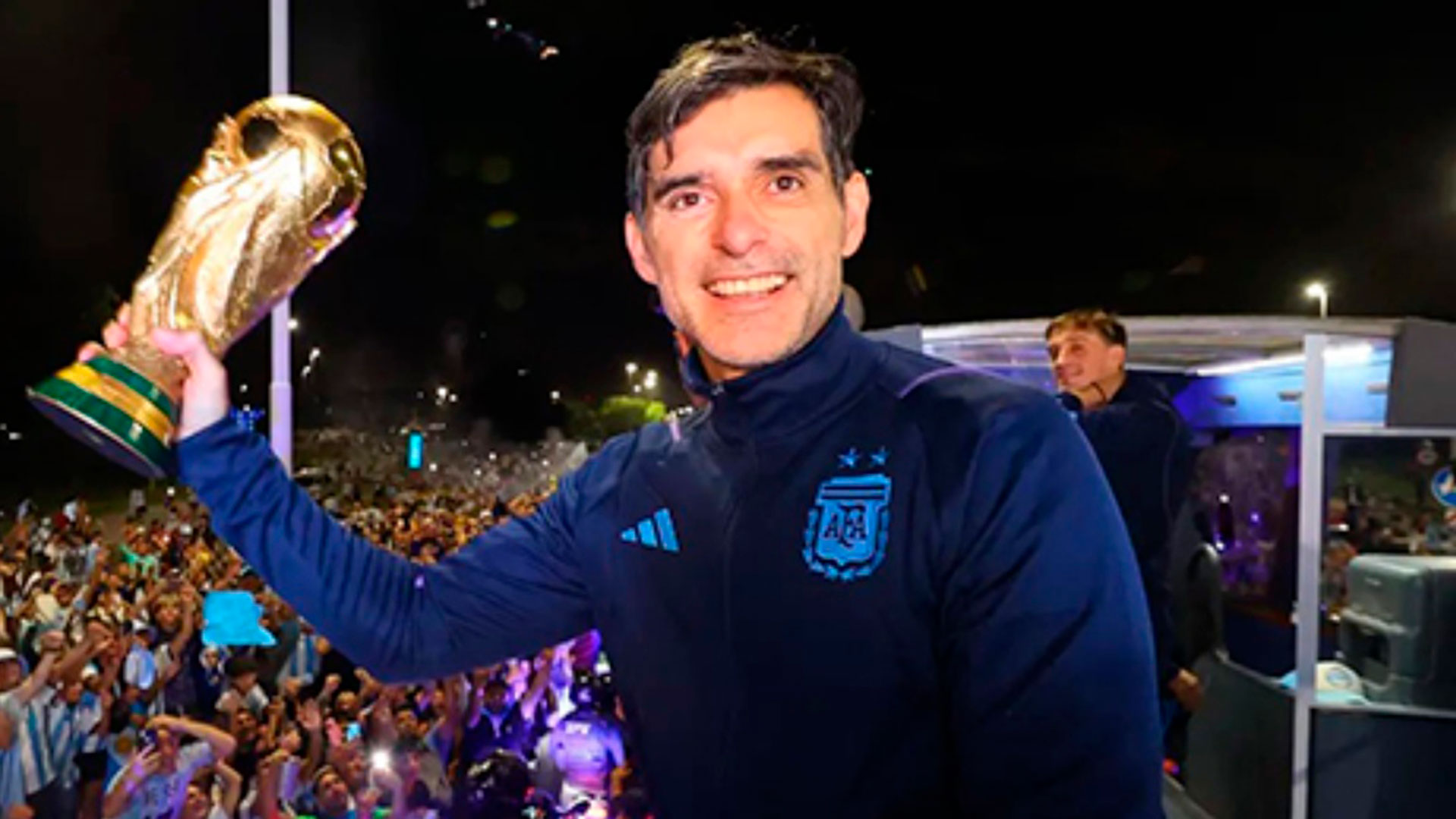 Roberto Ayala se refirió a la actualidad de Leonel Flores