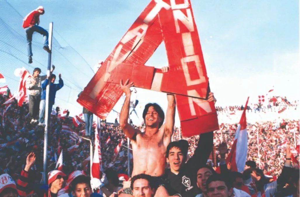 Unión llenó la cancha sin jugar. Lo hizo al día siguiente de jugar con Instituto, en Santa Fe.
