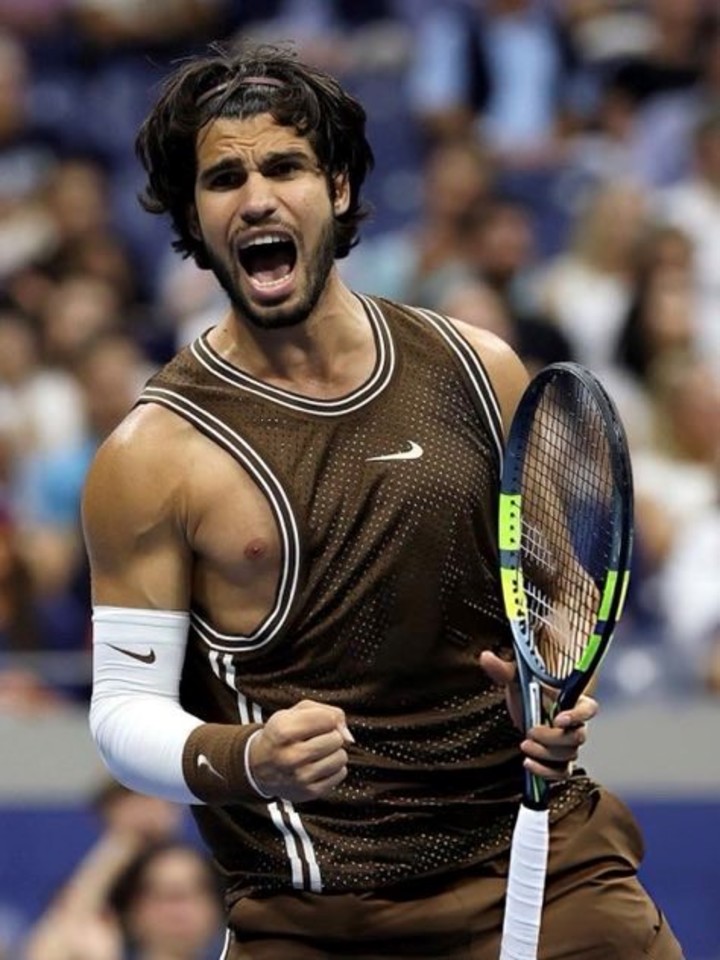 Alcaraz usó en el US Open remeras que parecían diseñadas más para básquetbol que para tenis. Foto ATPTour.com