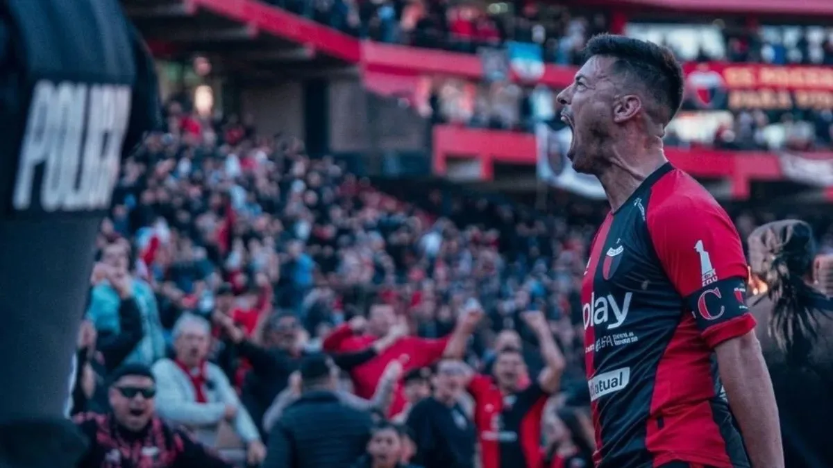 Colón se mide ante Almirante Brown desde las 18 de este sábado. Será el primer partido al que se necesitará estar suscripto el plan plus para ver el partido por LPF Play.