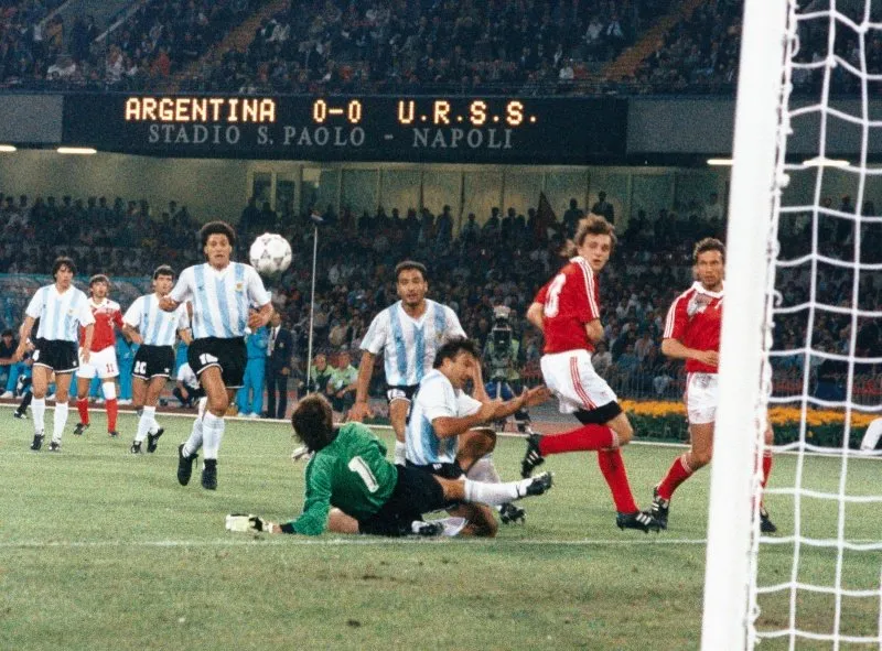 El momento de la lesión de Pumpido.