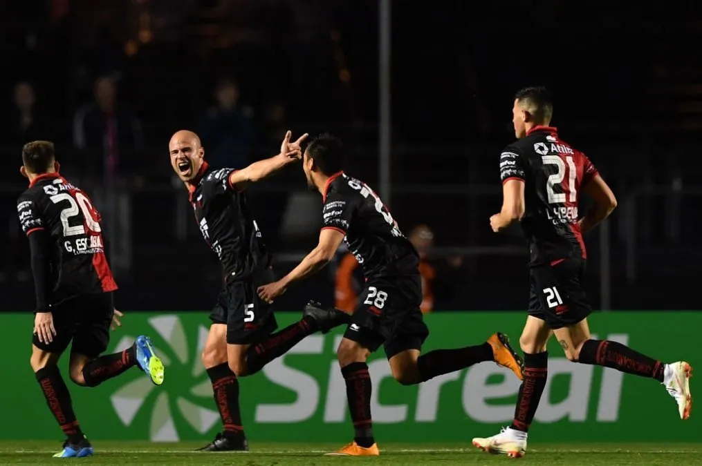 Fritzler celebra su gol en el Estadio Morumbí.