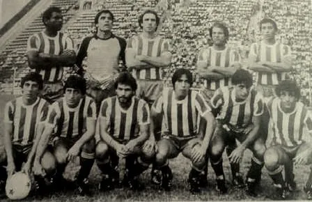 Formación de Unión en el año 1984. Parados: Raúl Esnal (uruguayo), Hugo Tocalli, Hugo Zavagno, Francisco Rosendo (uruguayo) y Pablo Cárdenas. Agachados: Osvaldo S. Escudero, Hugo I. López, Ramón Centurión, Jorge J. Gutiérrez, Marcelo Bachino y Fernando H. Alí.