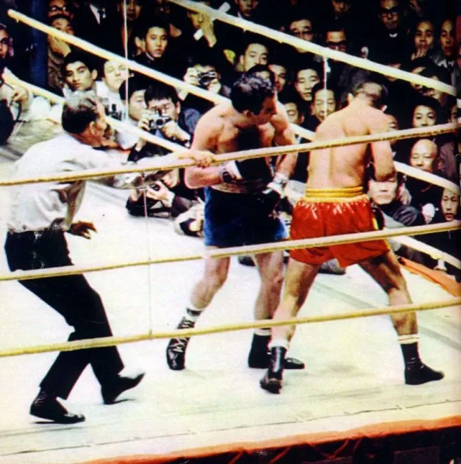 Postal de la pelea entre Locche y Fuji en Tokio, el día 12 de diciembre de 1968.