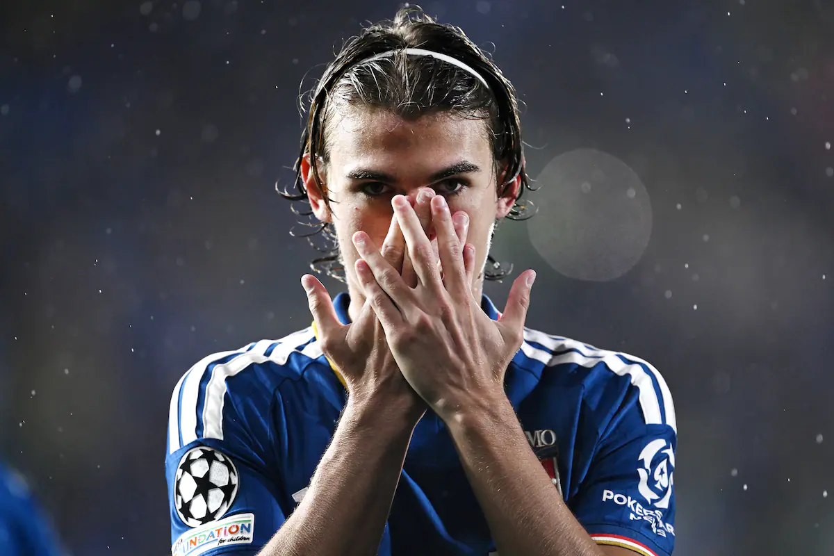 Nico Paz deslumbra en Europa como número 10 del Como, la camiseta que busca dueño en la selección argentina