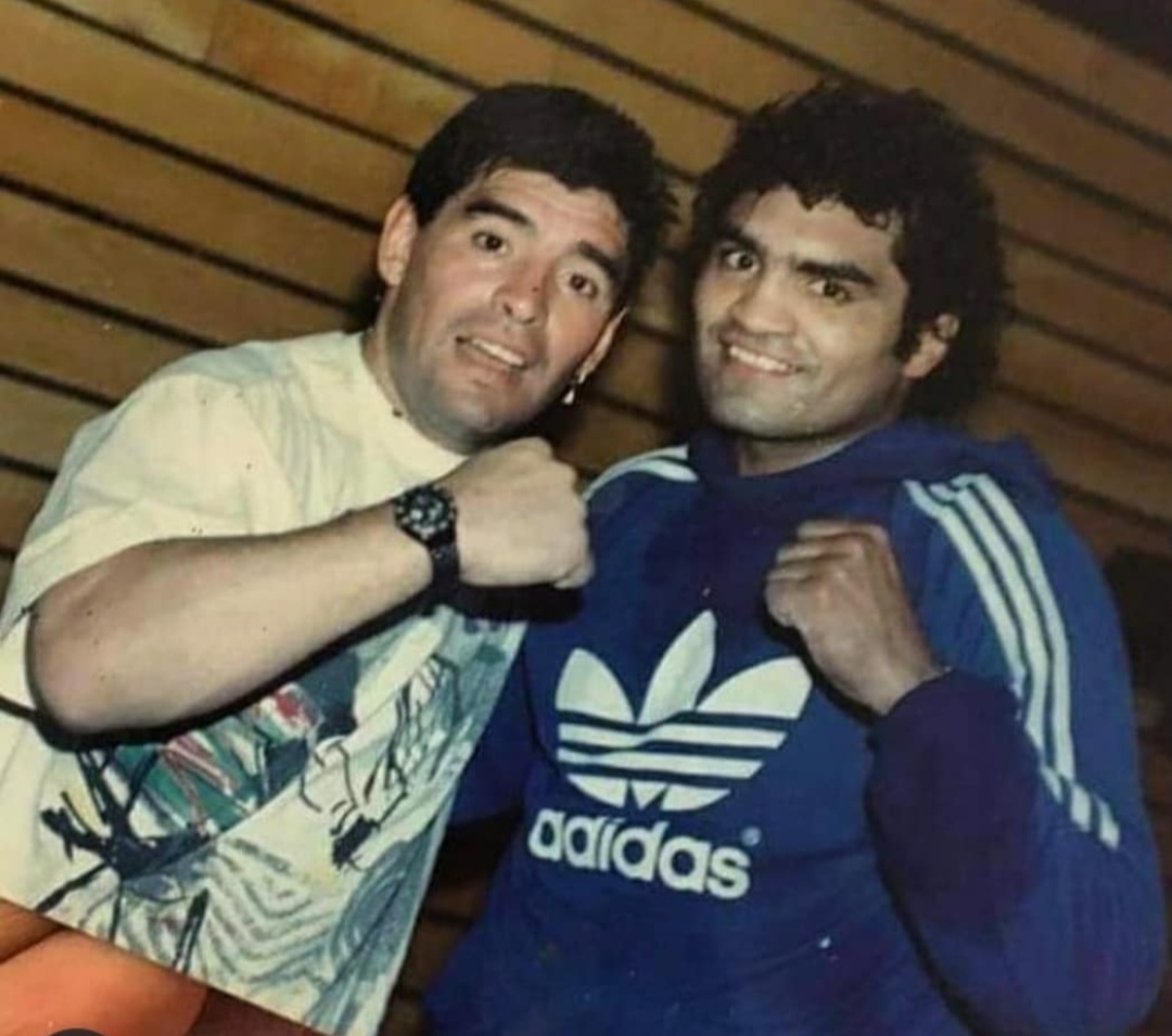 Castro, con Maradona, con quien cimentó una amistad a partir de su pasión compartida por Boca