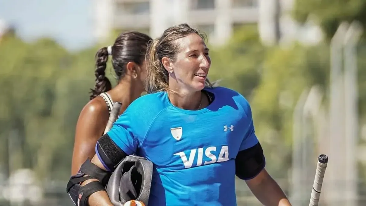 Cristina Cosentino, la primera arquera argentina en recibir el premio de la FIH.