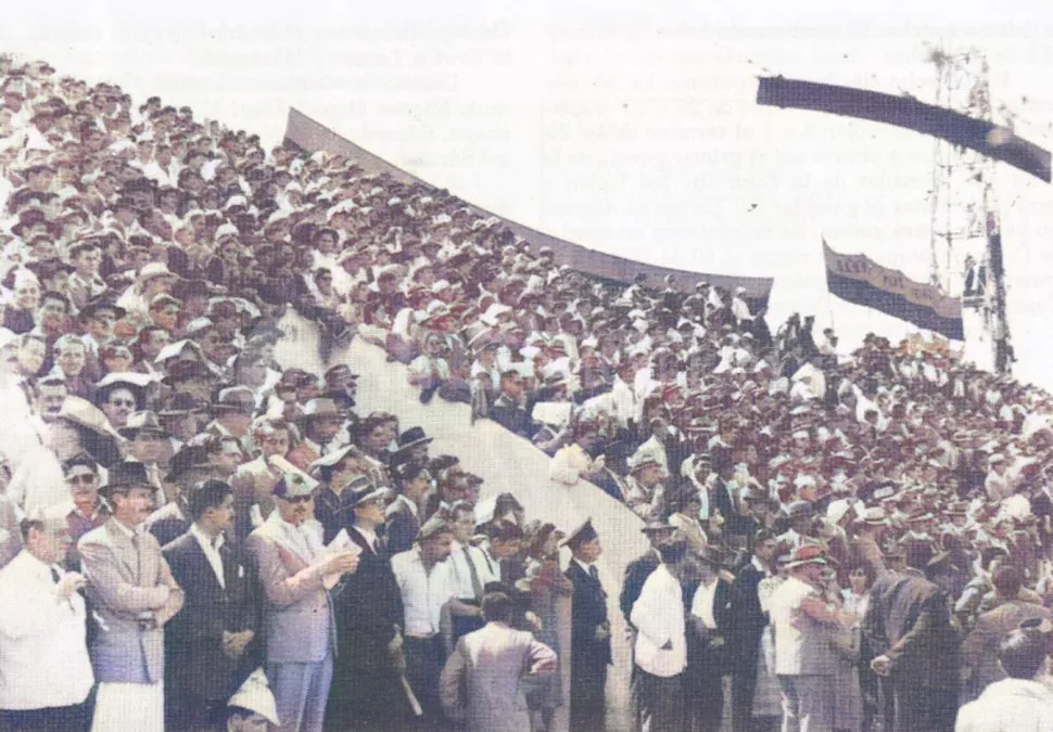 Postal del Estadio de Barrio Centenario. Año 1950.
