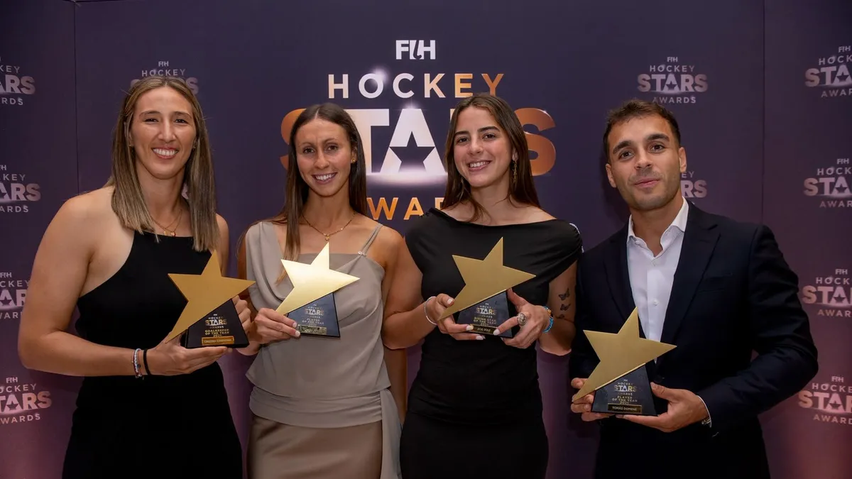 Sofía Cairo, Tomás Domene, Cristina Cosentino y Zoe Díaz recibieron los premios de la FIH.