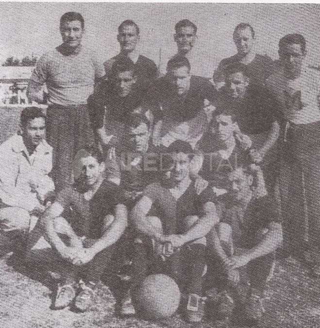 En 1947, previo a ingresar a los torneos de AFA, Colón obtuvo el Campeonato de la Liga Santafesina con algunos de los jugadores que se desempeñarían oficialmente a nivel nacional.