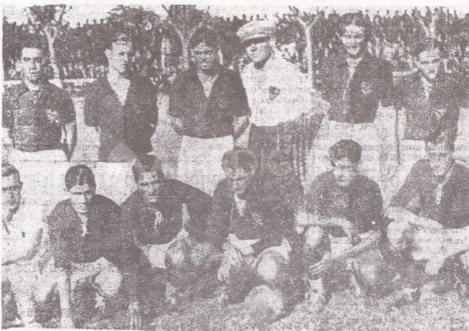 Formación de Colón el día 16 de abril de 1933, en un encuentro amistoso ante Peñarol de Montevideo.
