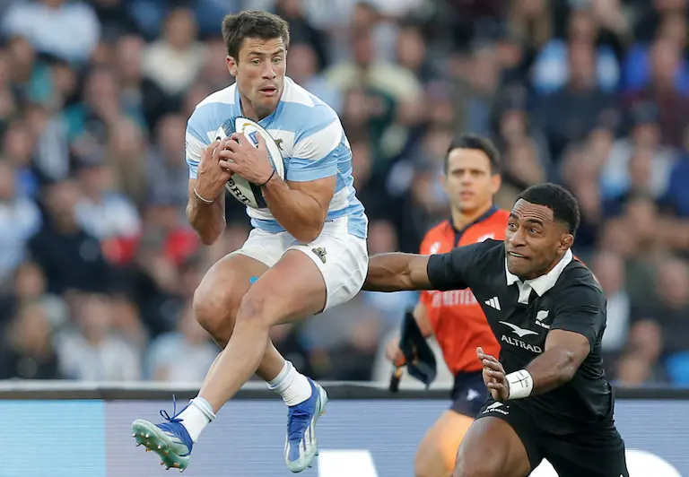 El wing Bautista Delguy se convirtió en parte habitual de la rotación que decide Contepomi y procura quedar para jugar su primer Mundial.