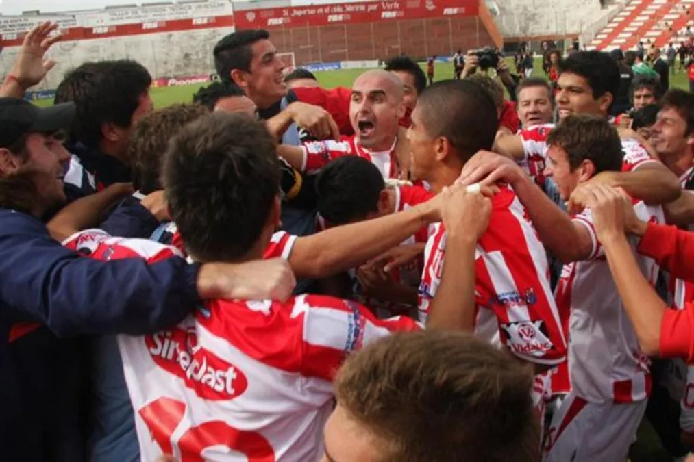Ya descendido, Unión venció en el Clásico a Colón sin público en el año 2013 por parte de una disposición municipal.