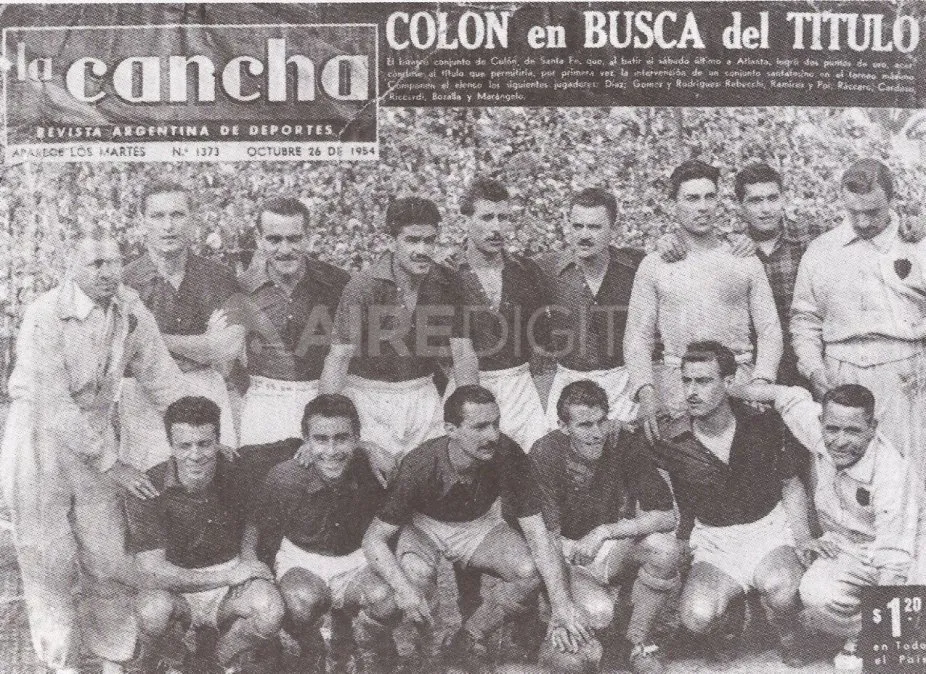 En 1954 Colón realizó una gran campaña, pero no le alcanzó para ascender debido a que en ese momento, solo los campeones obtenían el pase a Primera División.
