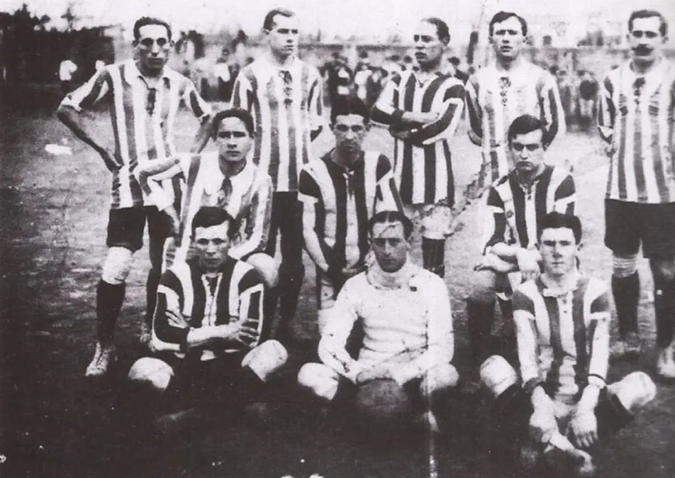 Equipo campeón de la Liga Santafesina de Football. Año 1915.